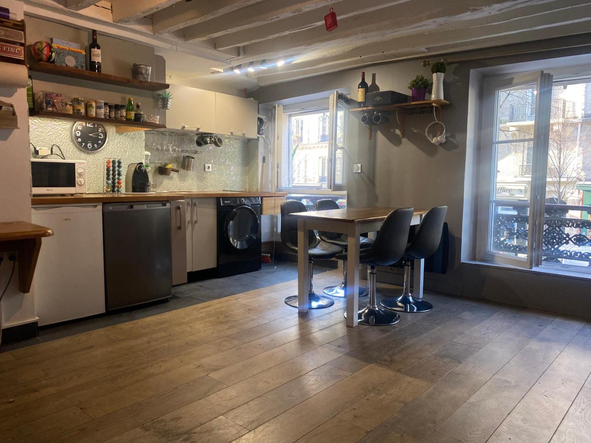 Studio Canal Saint Martin Apartment Paris