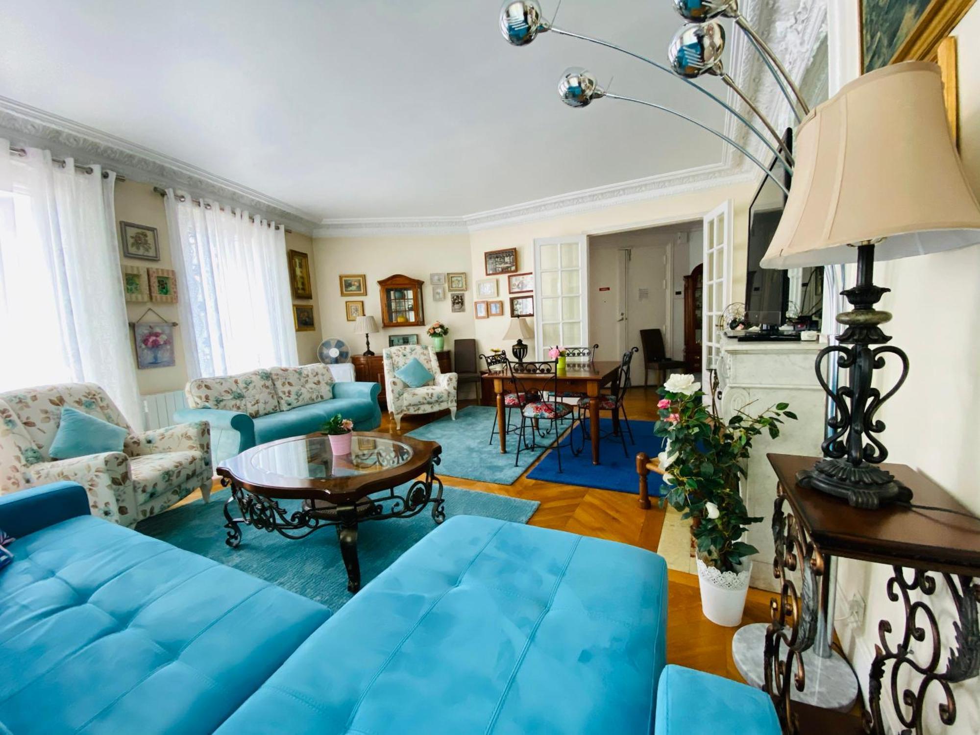 Apartment Champs Elysees Paris