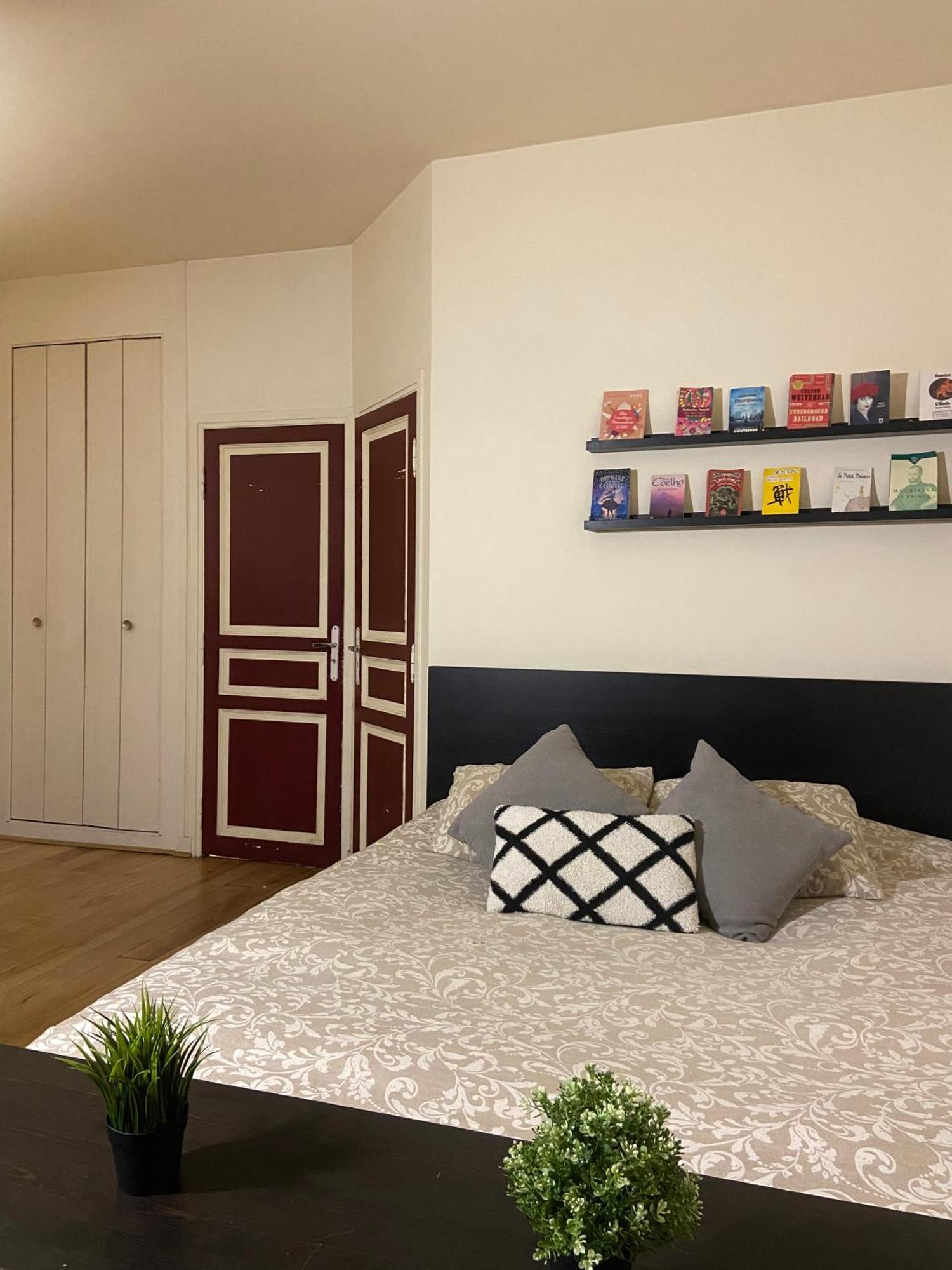 Tour Eiffel Apartment *