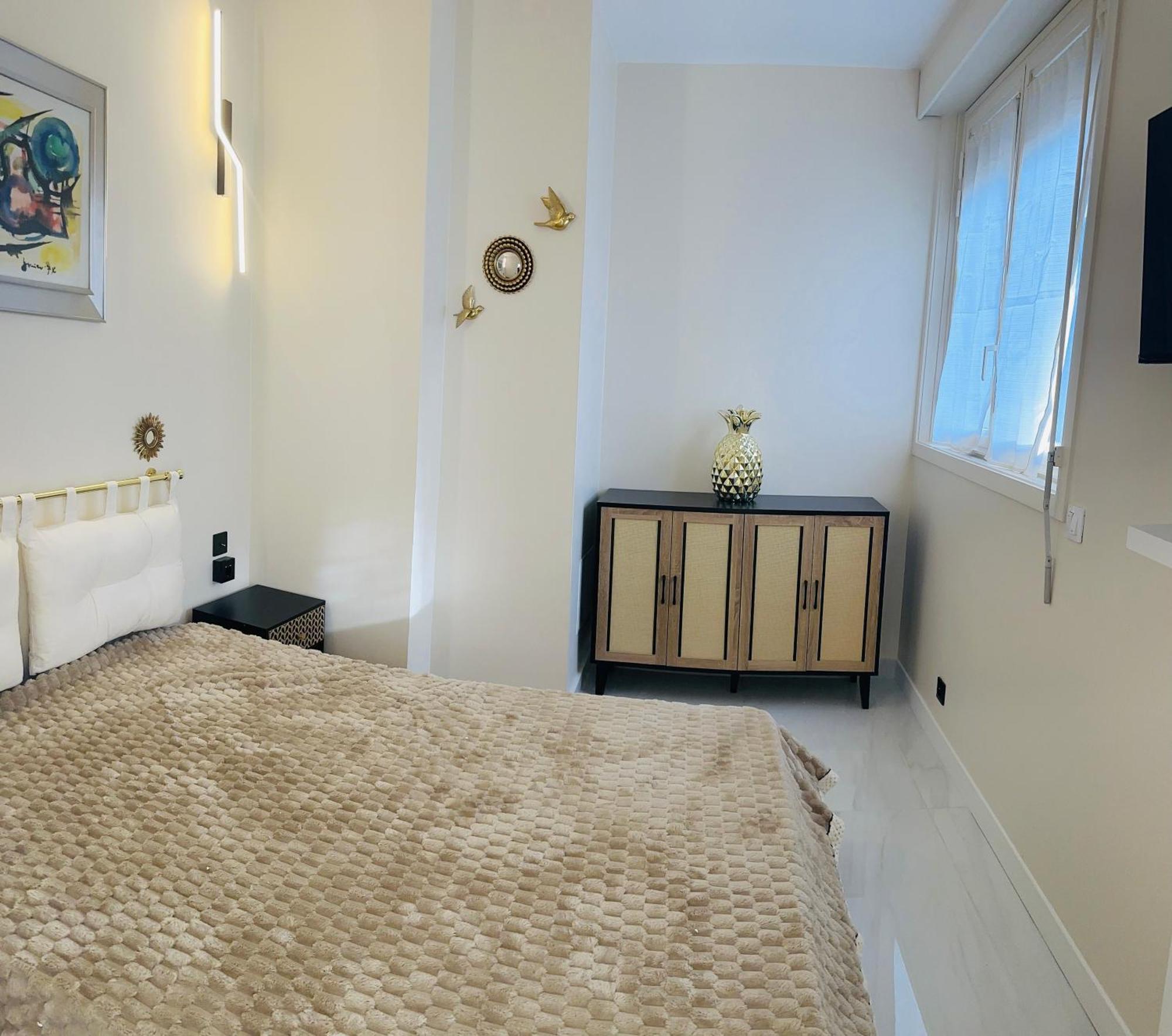 21a Marechal Foch Avenue Champs-elysees Apartment Paris