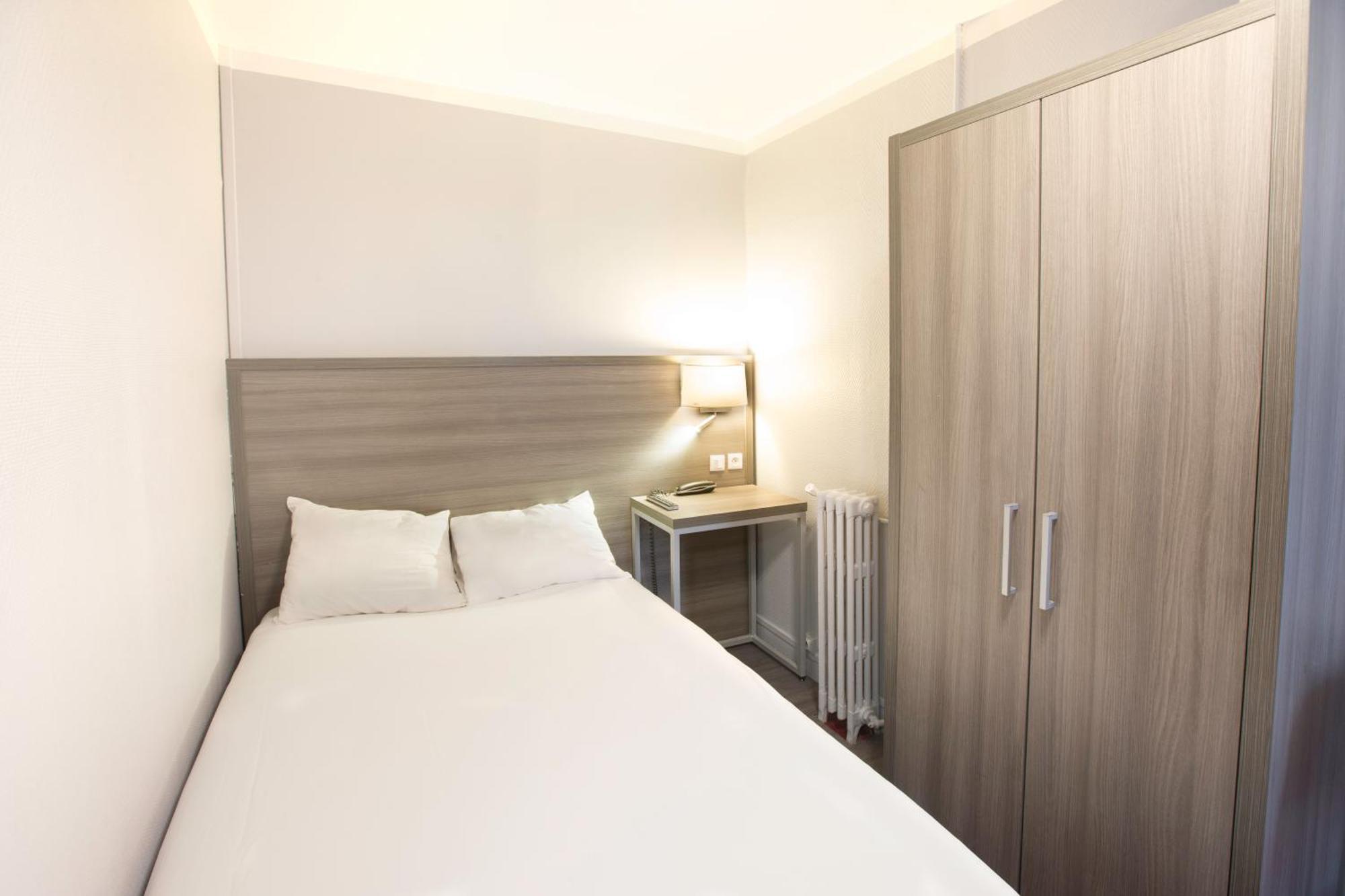 Hotel Hipotel Père-lachaise République 3*