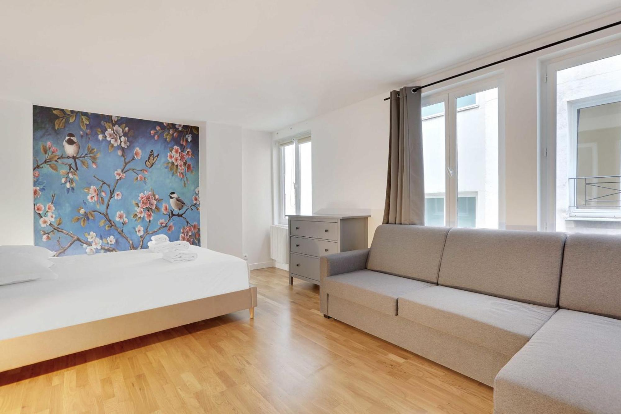 Apartment Montgolfier