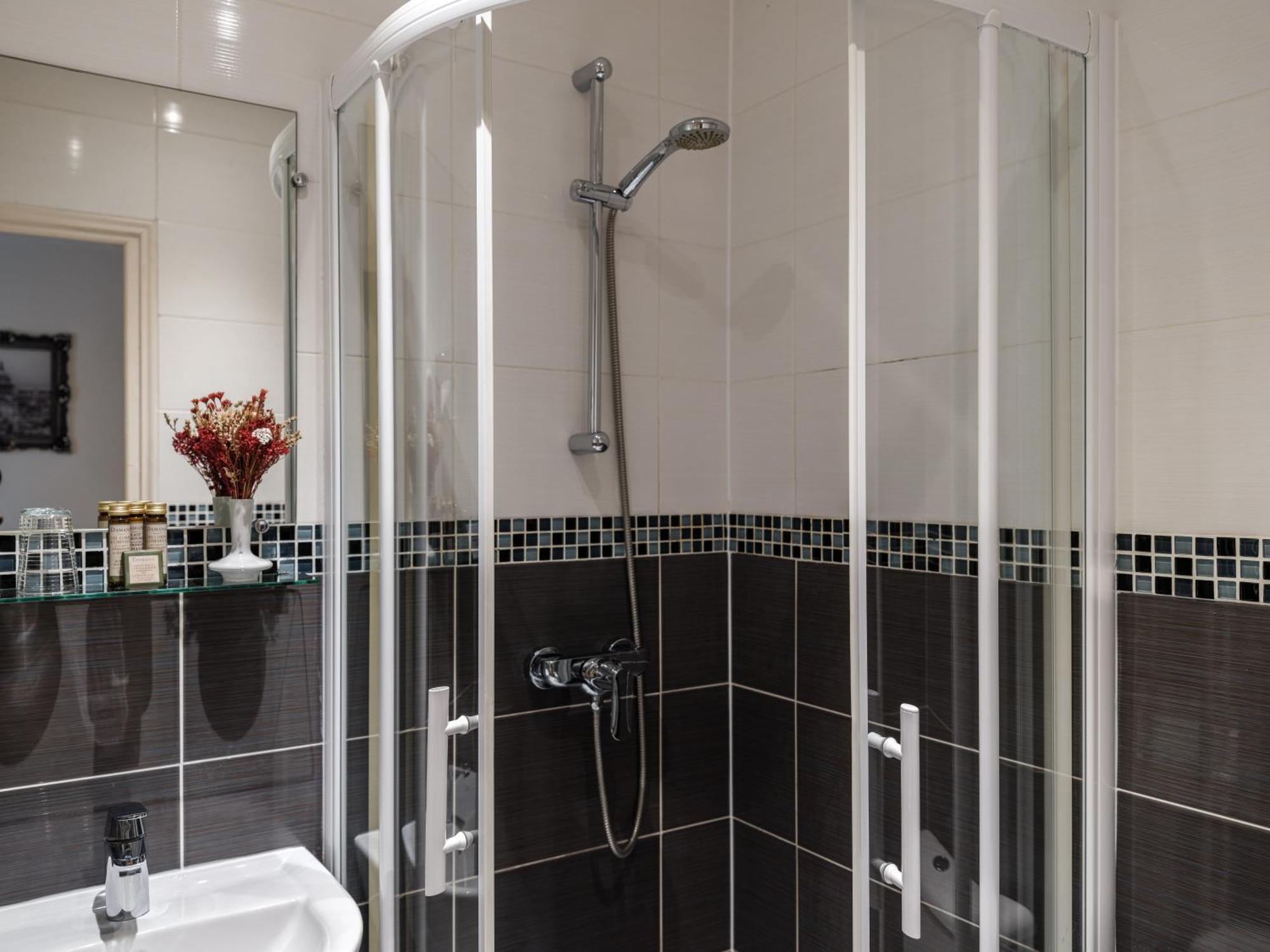 Minerve Hotel Paris