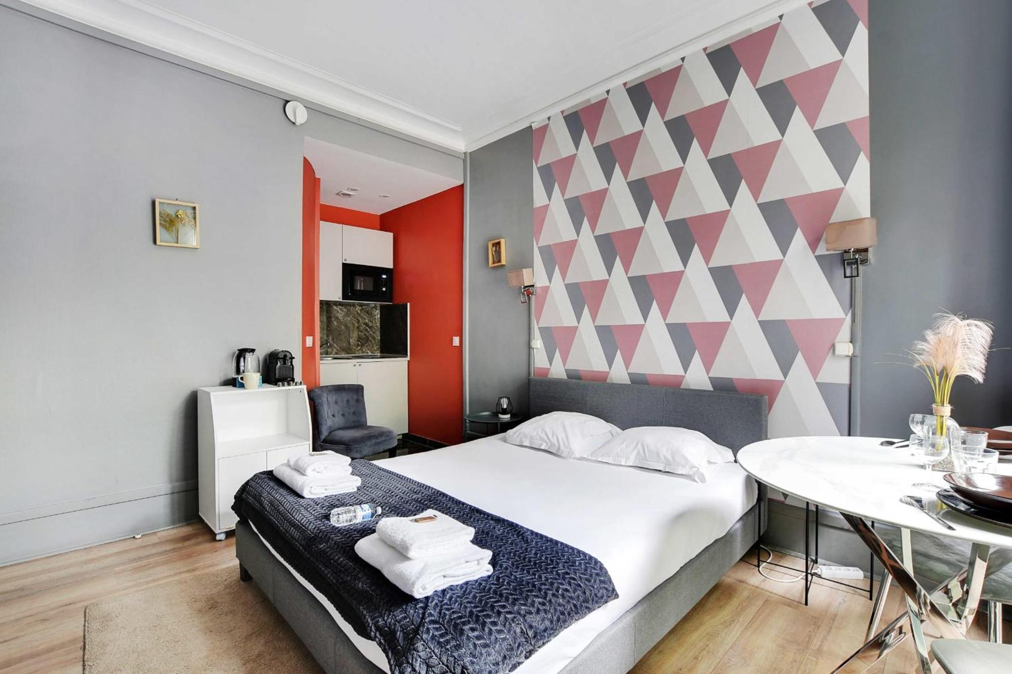 Republique - Magenta Apartment