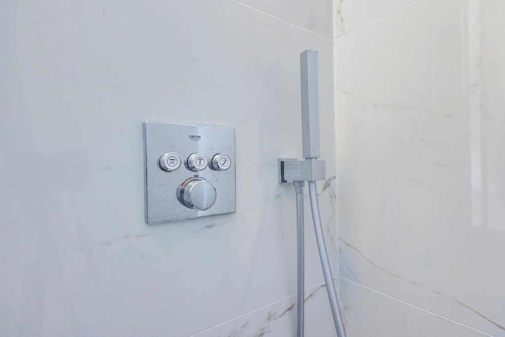 Apartment Spacieux -1bdr/4p -le Bas Montmartre *