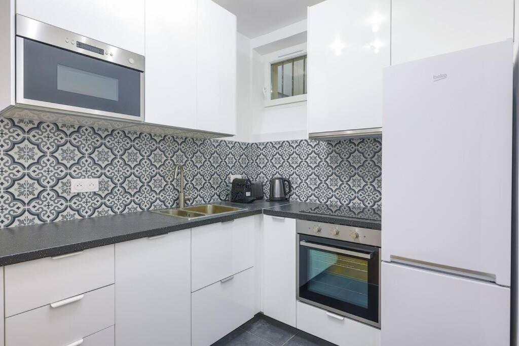 Apartment Spacieux -1bdr/4p -le Bas Montmartre Paris