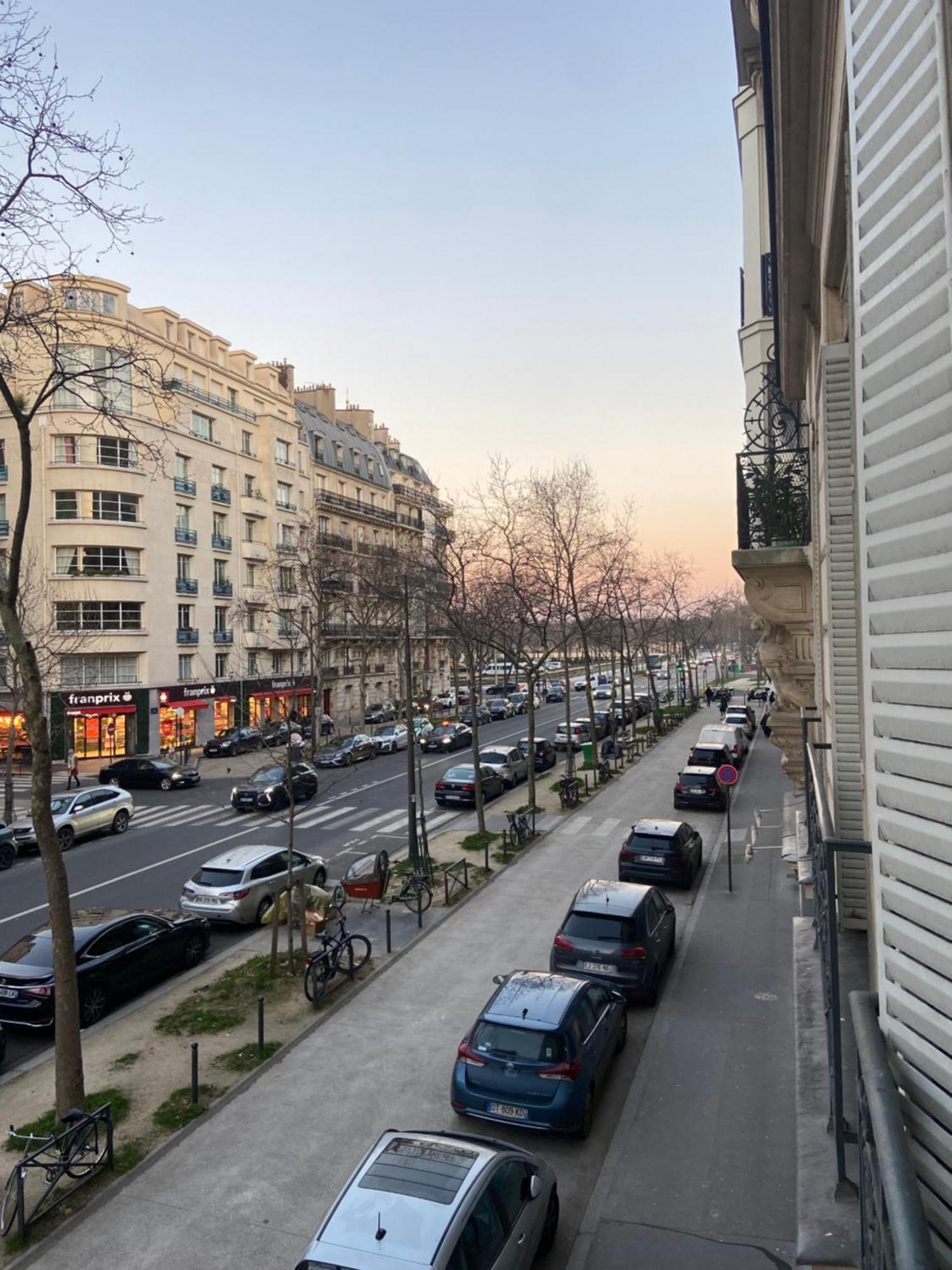 De Standing 4 - Tour Eiffel/invalides Apartment