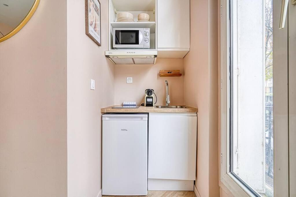 Appartement Place Du Marechal Juin - Ii Paris