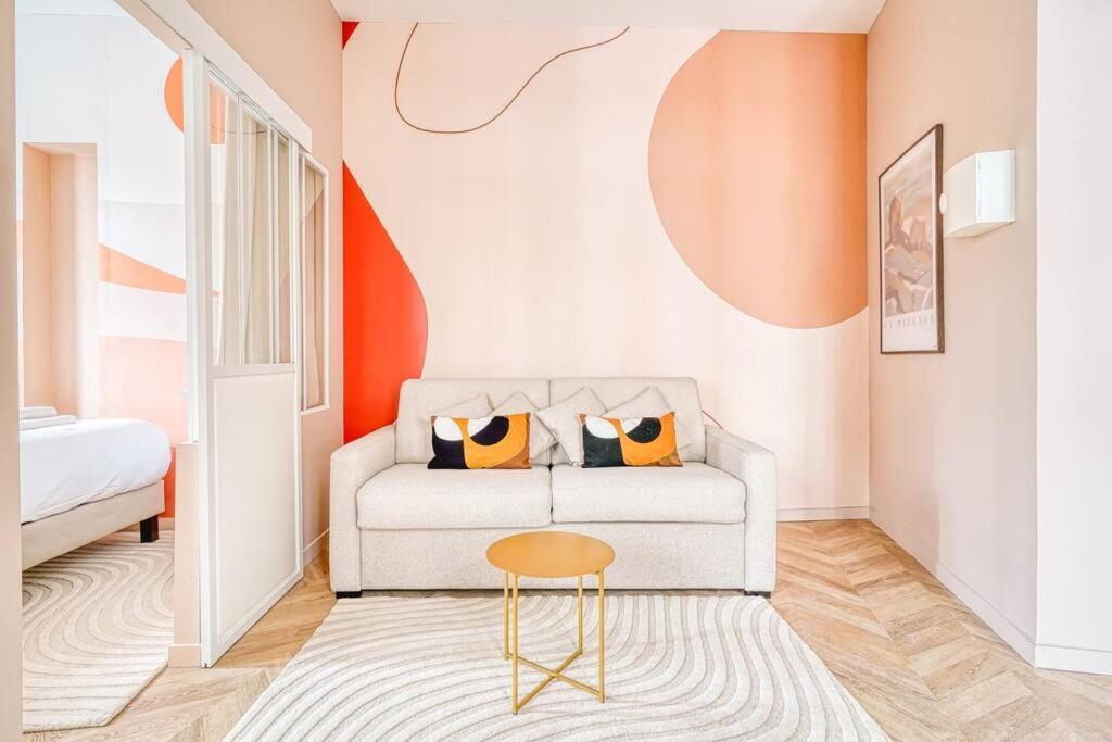 Place Du Marechal Juin - Ii Appartement Paris