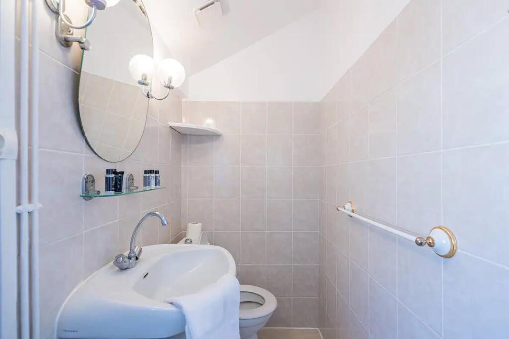 Appartement Amazing Location Only 3 Minutes From Luxembourg Gargens