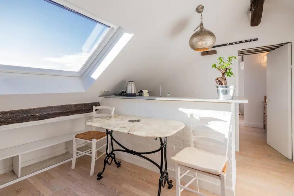 Amazing Location Only 3 Minutes From Luxembourg Gargens Appartement Paris