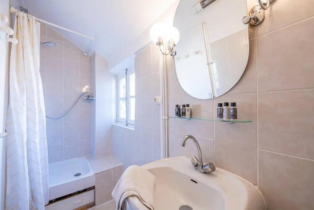 Appartement Amazing Location Only 3 Minutes From Luxembourg Gargens
