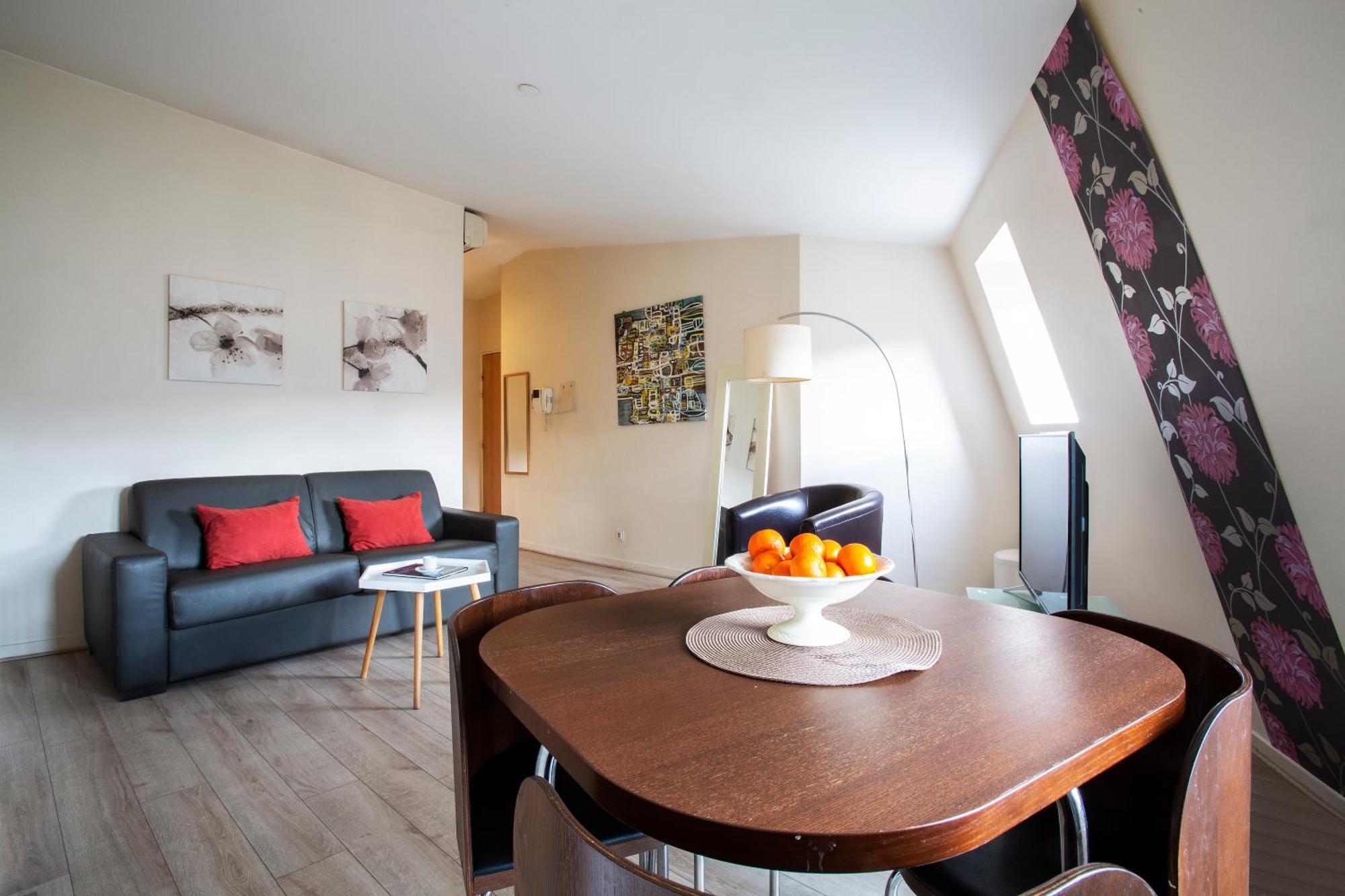 Place De L'etoile, Wagram With Ac Apartment