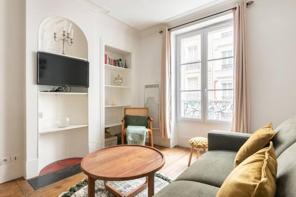 Apartment Proche Champ De Mars - Iv *