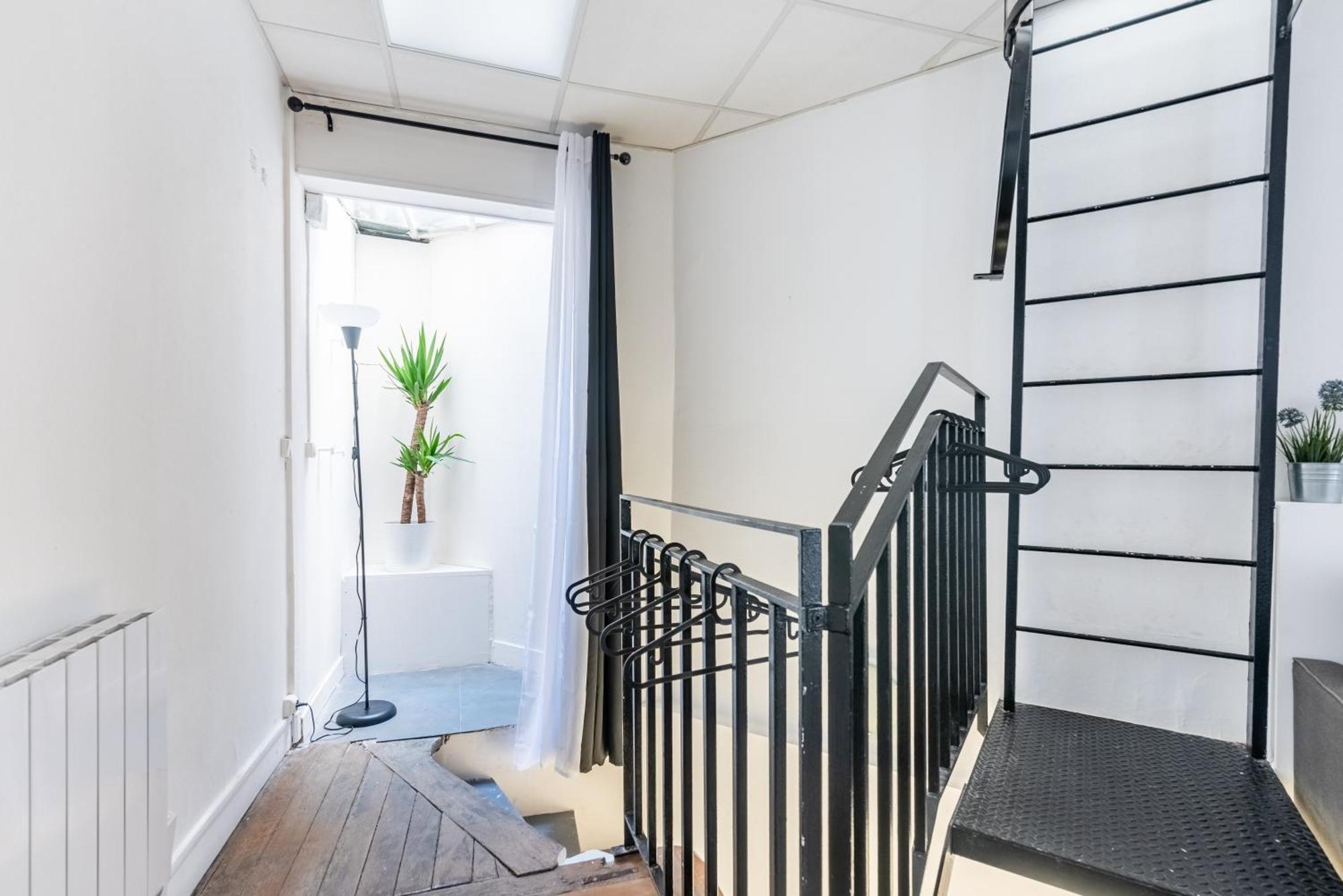 Magenta Blue Apartment Paris