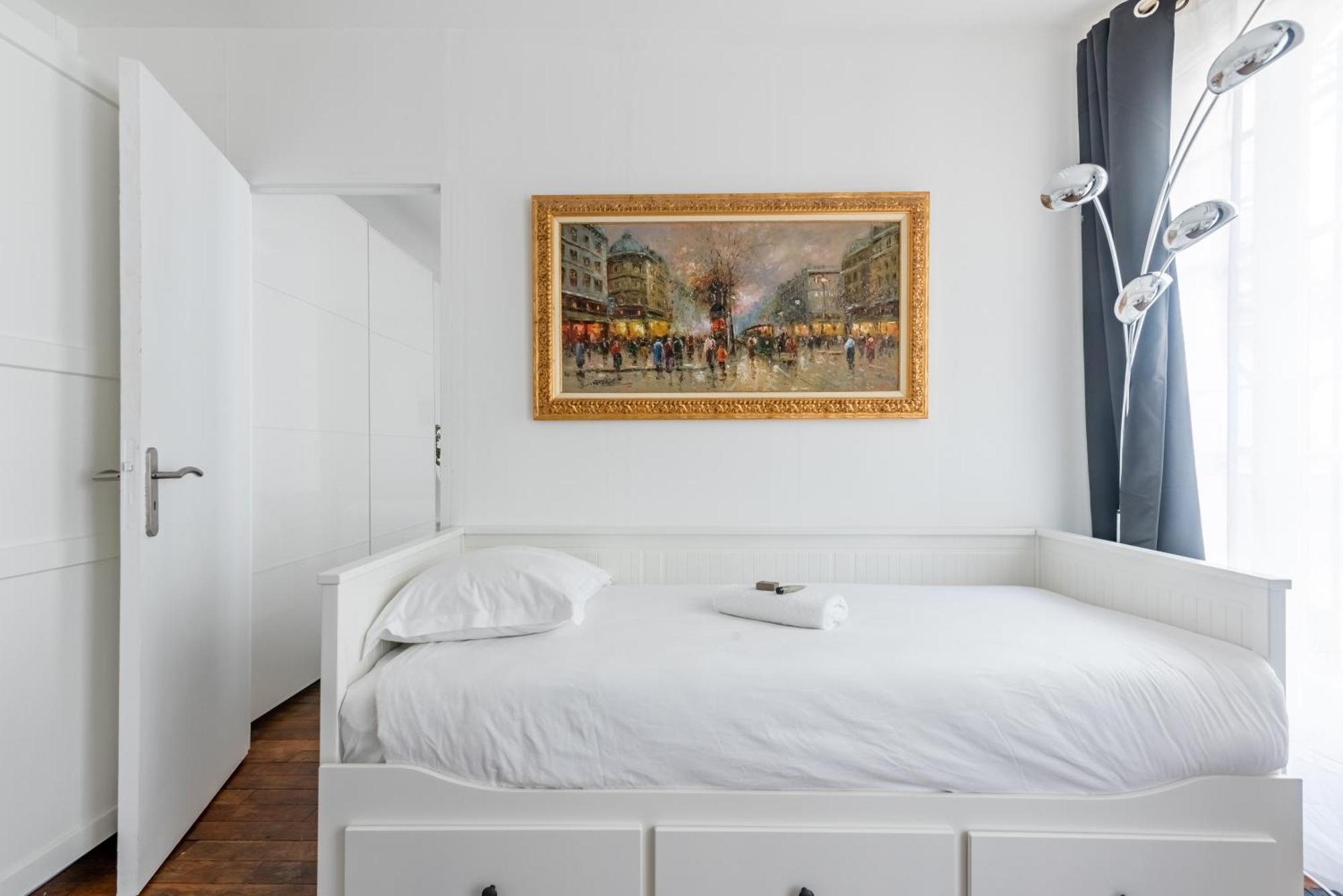 Magenta Blue Apartment