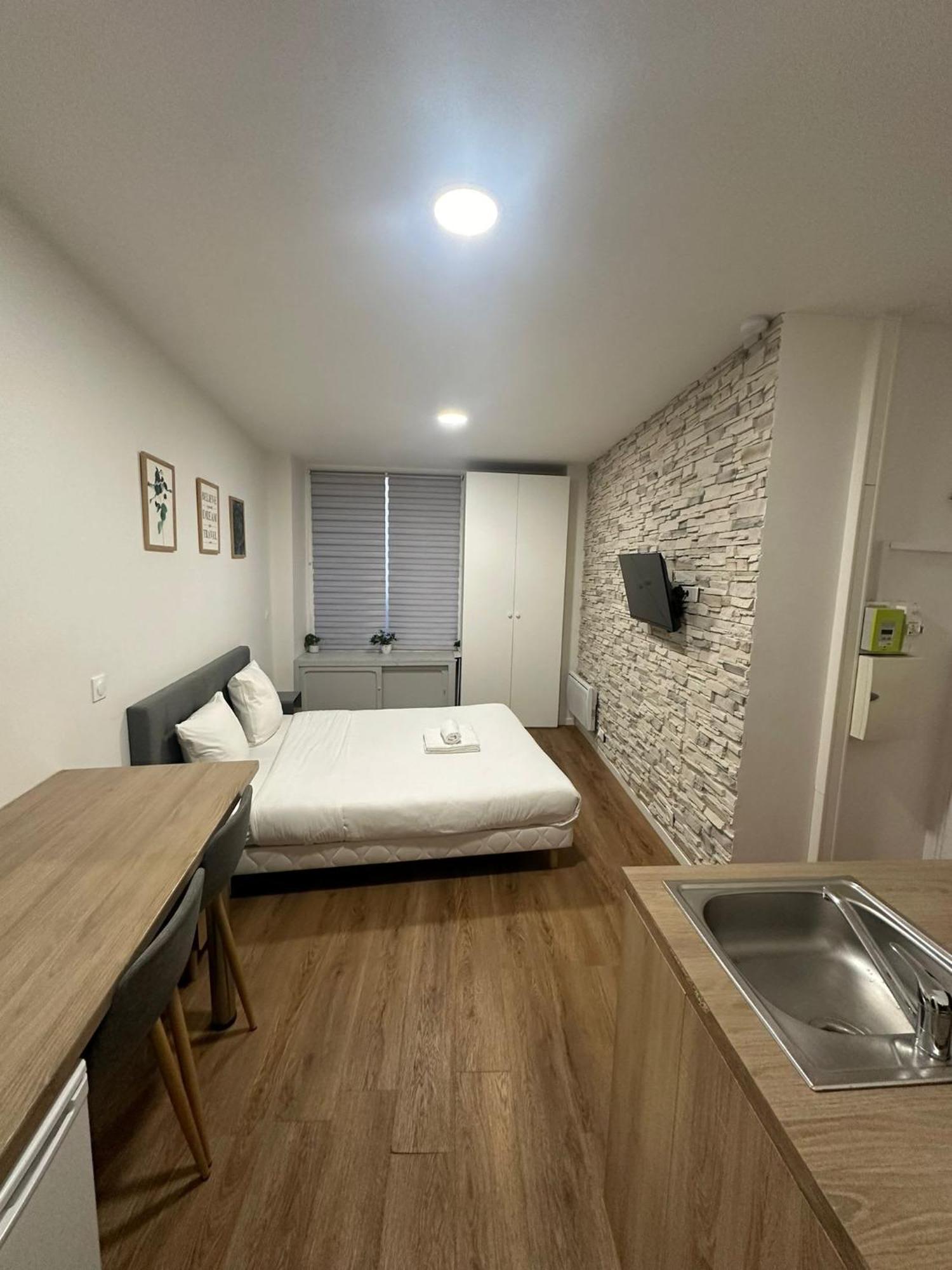 Parisian Art Retreat: Charming Flat Near Modern Museums Paris
