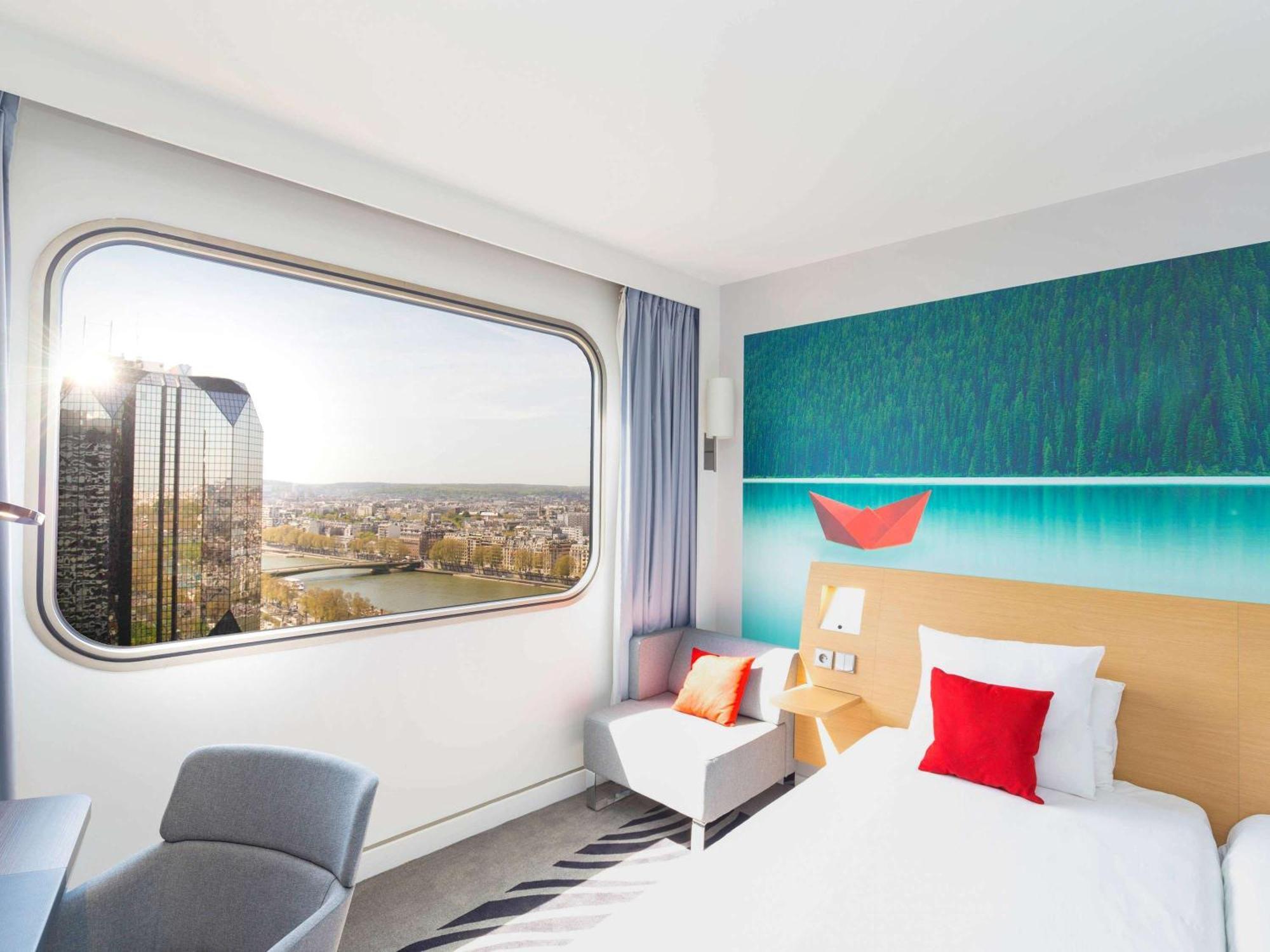 Novotel Centre Tour Eiffel Hotel 4*