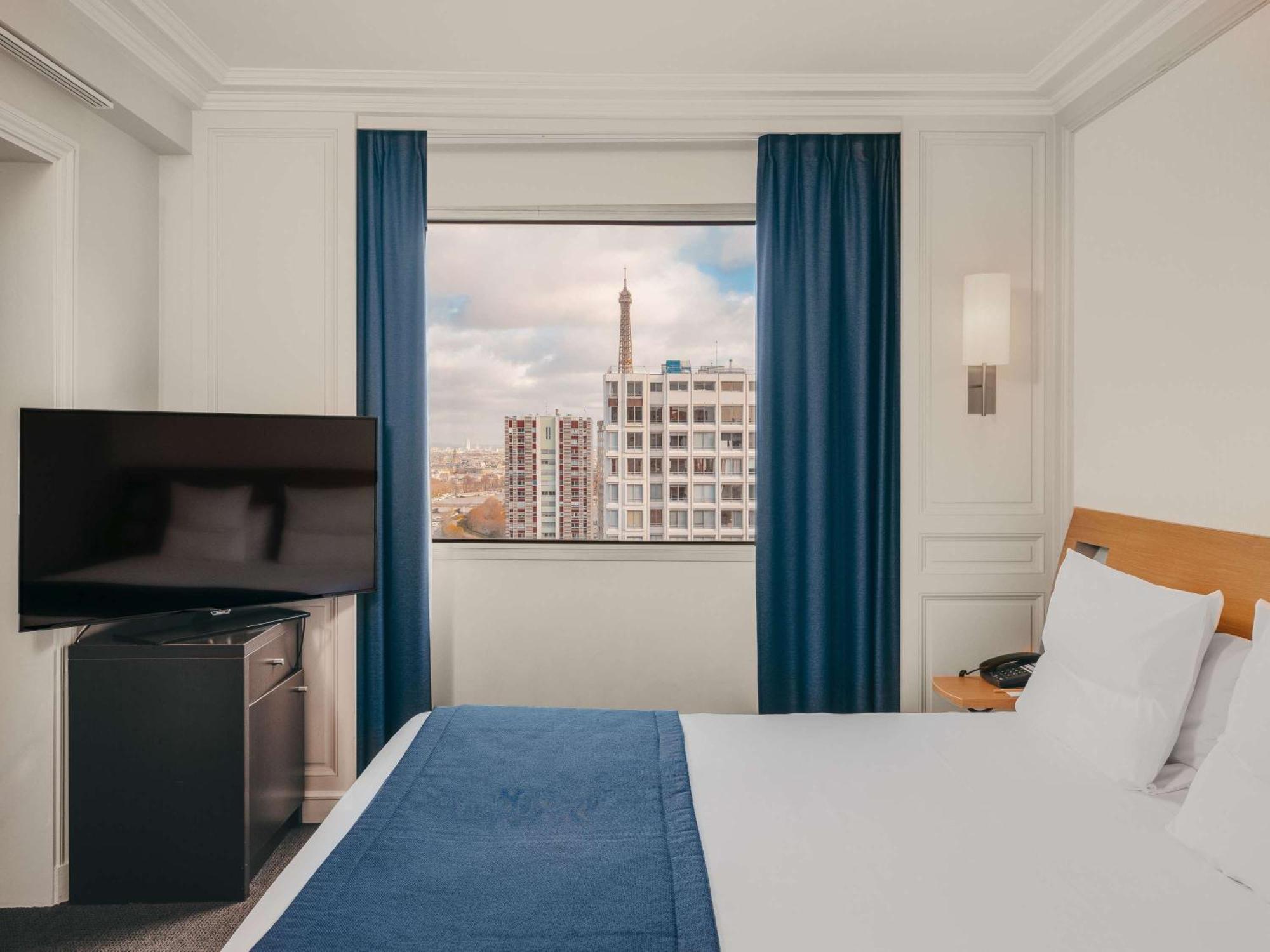 Novotel Centre Tour Eiffel Hotel