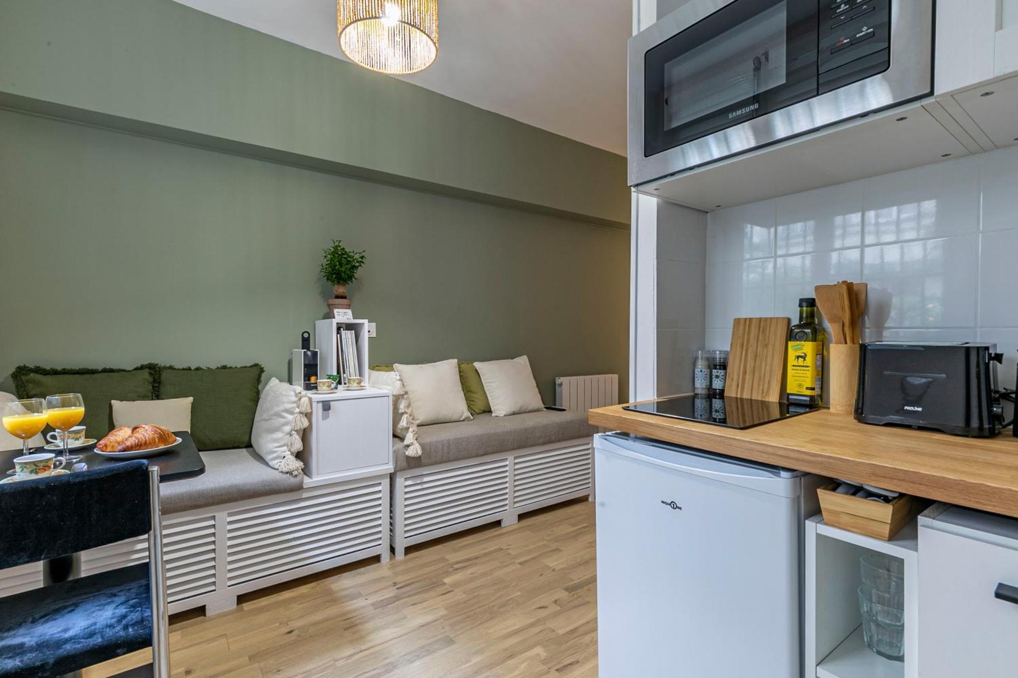 Apartment Design And Quiet On Wooded Courtyard !
