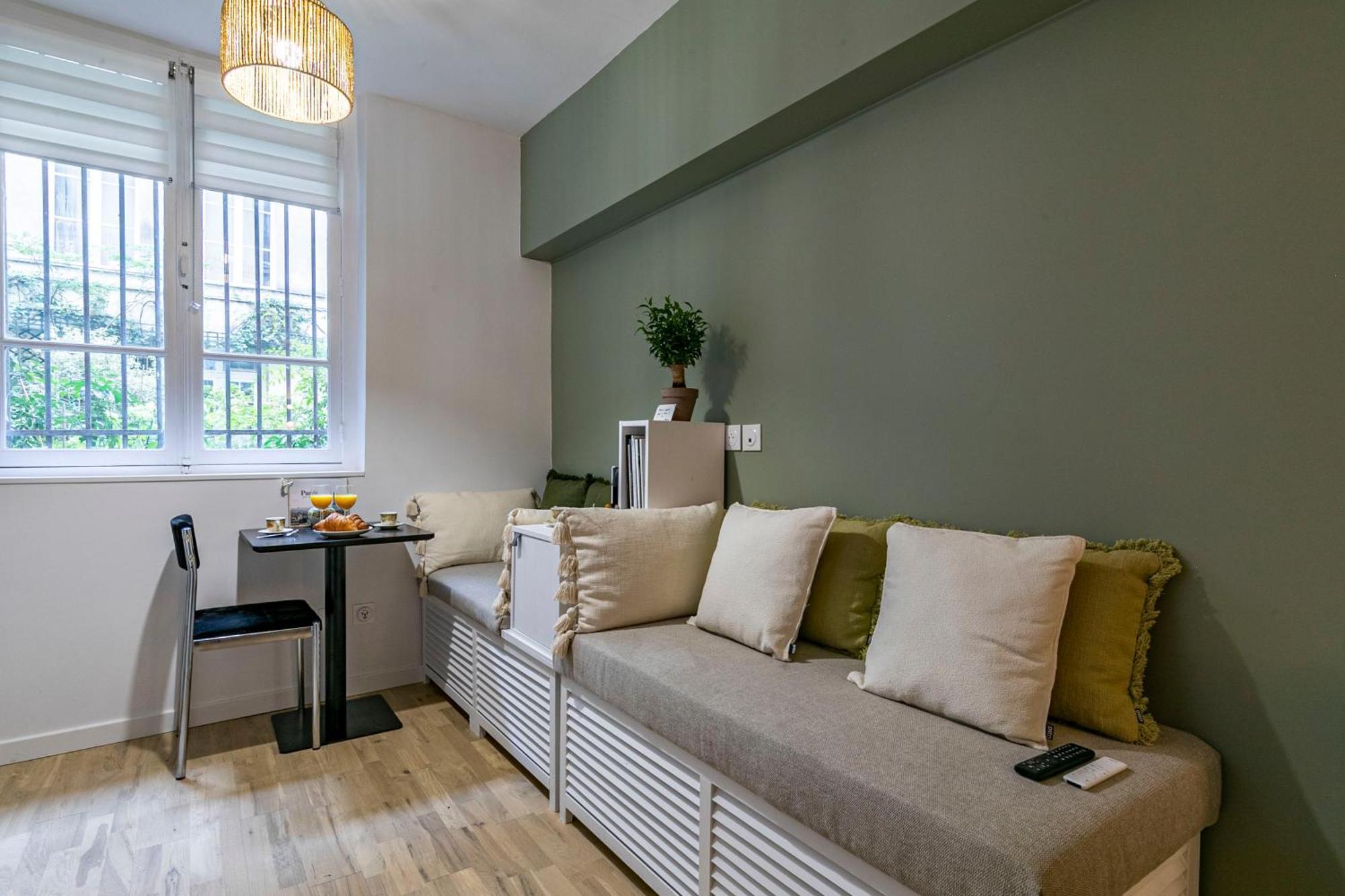 Apartment Design And Quiet On Wooded Courtyard !