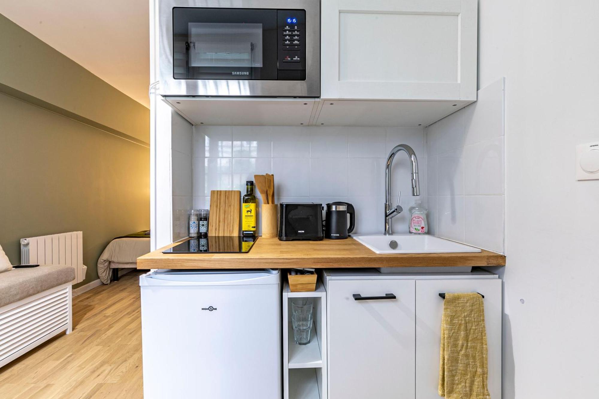 Design And Quiet On Wooded Courtyard ! Apartment Paris
