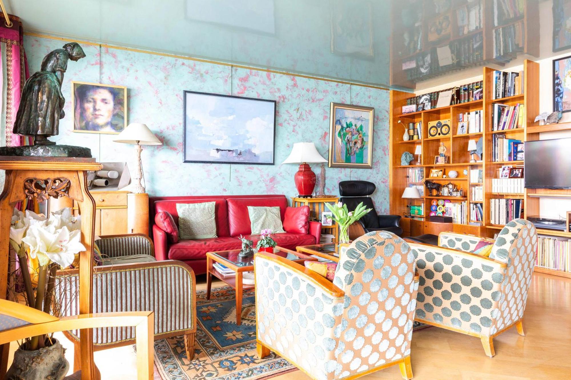 Veeve - The Salon In The Sky * Paris