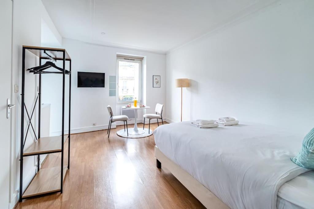 Proche Boulevard Voltaire Appartement *