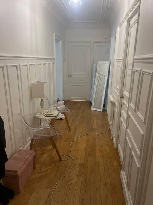 Guest Nearby Champs Elysees Apartment
