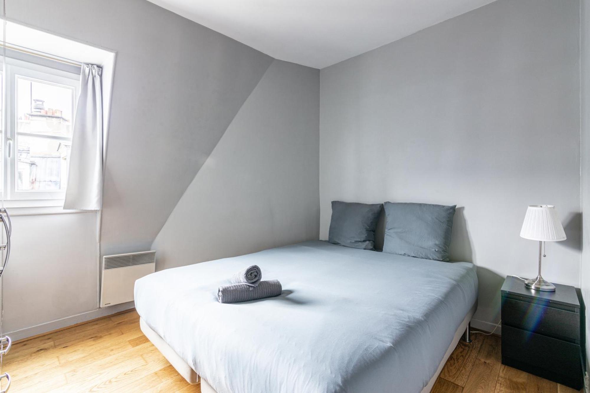 Luxurious 2 Bedroom Tour Eiffel Bourdonnais Free Netflix Apartment *