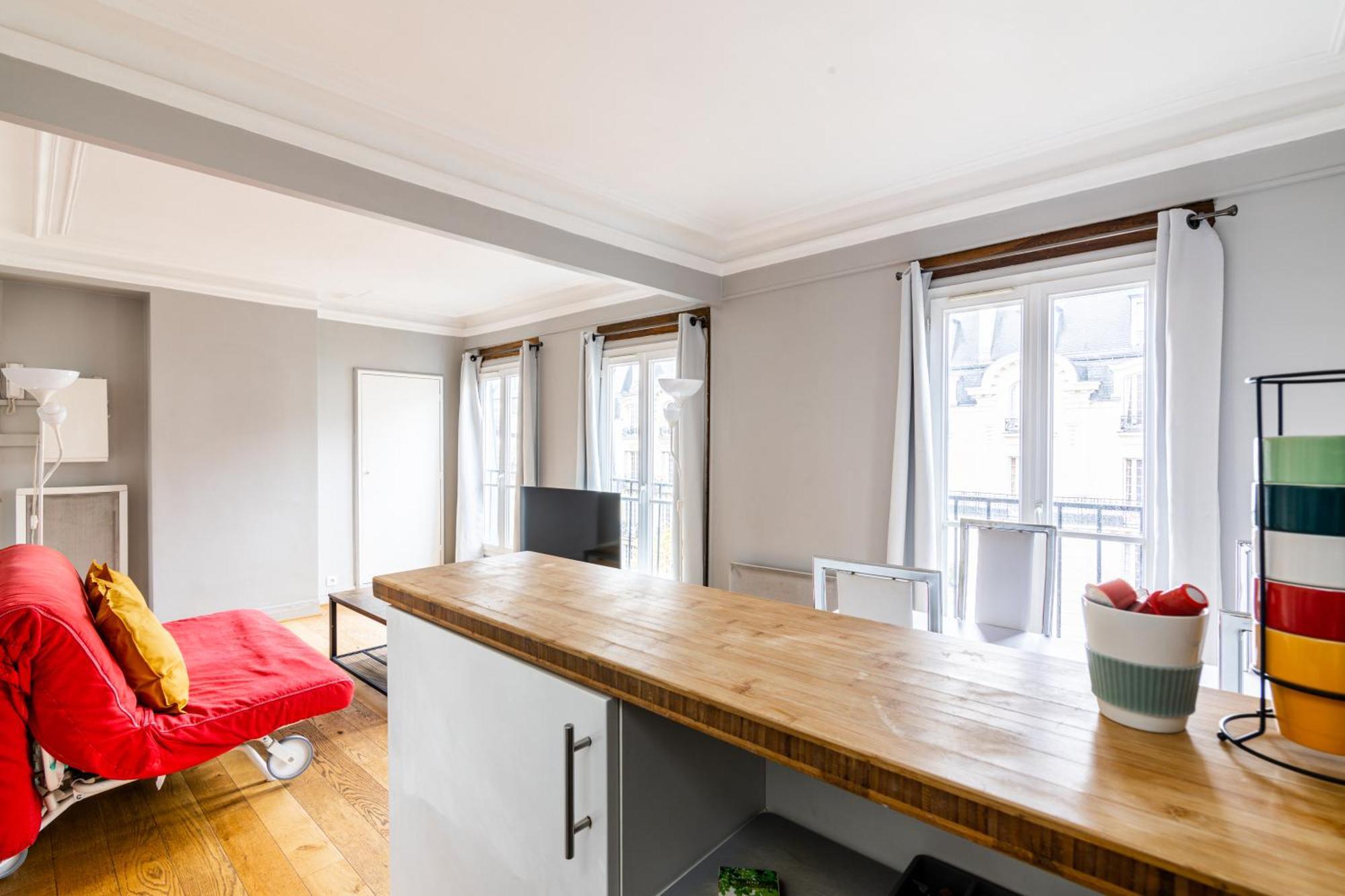 Luxurious 2 Bedroom Tour Eiffel Bourdonnais Free Netflix Paris