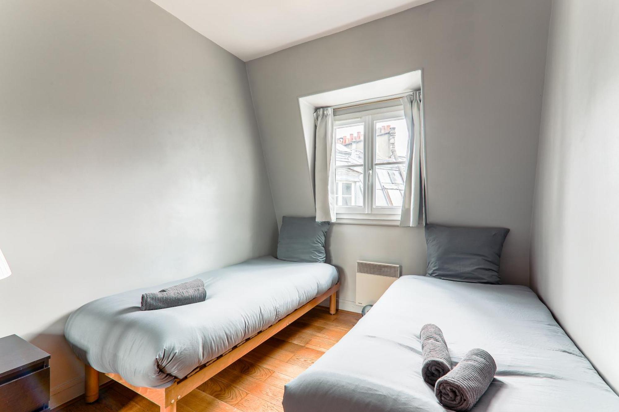 Apartment Luxurious 2 Bedroom Tour Eiffel Bourdonnais Free Netflix