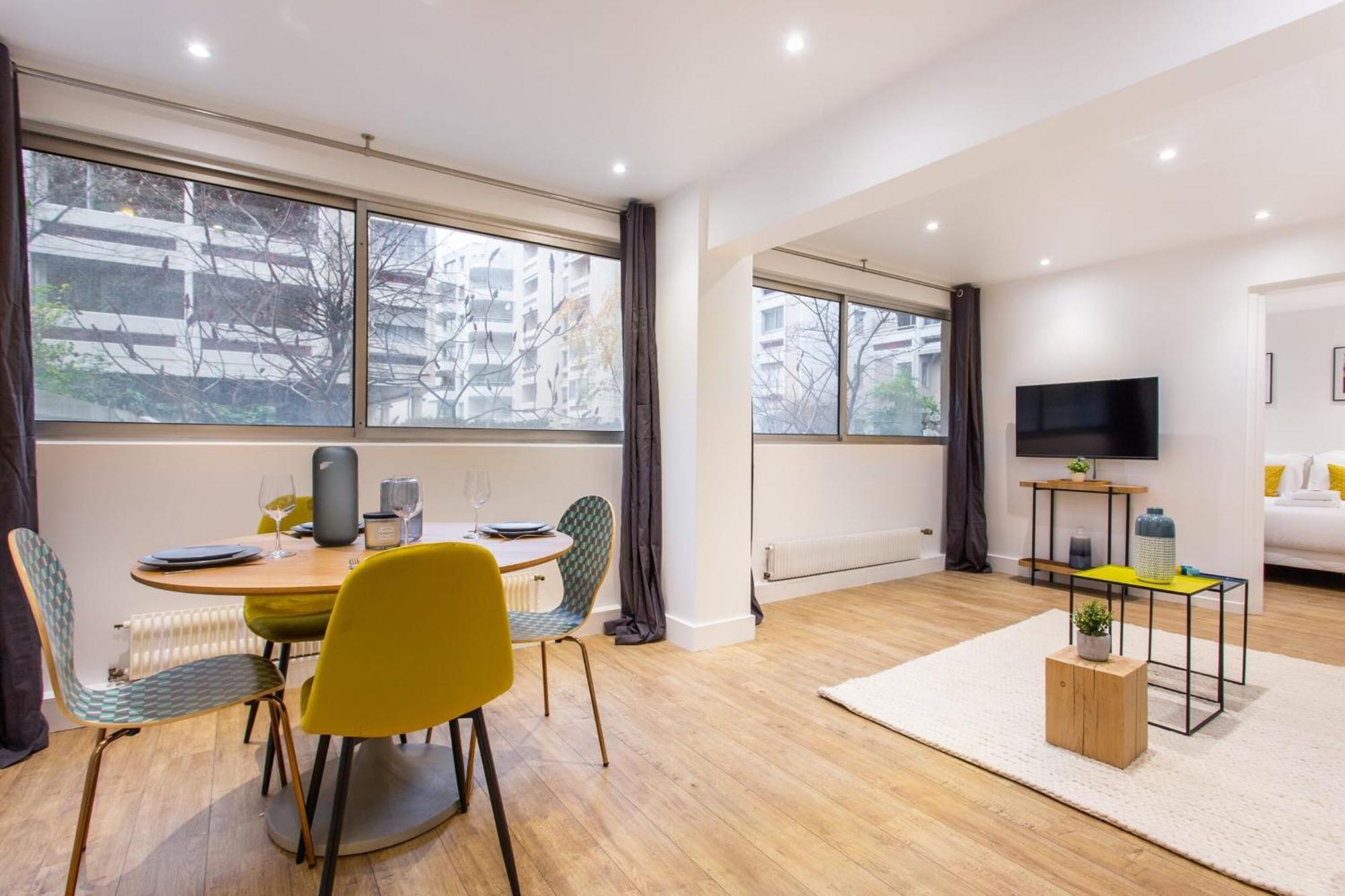 - Sacre Coeur Apartment