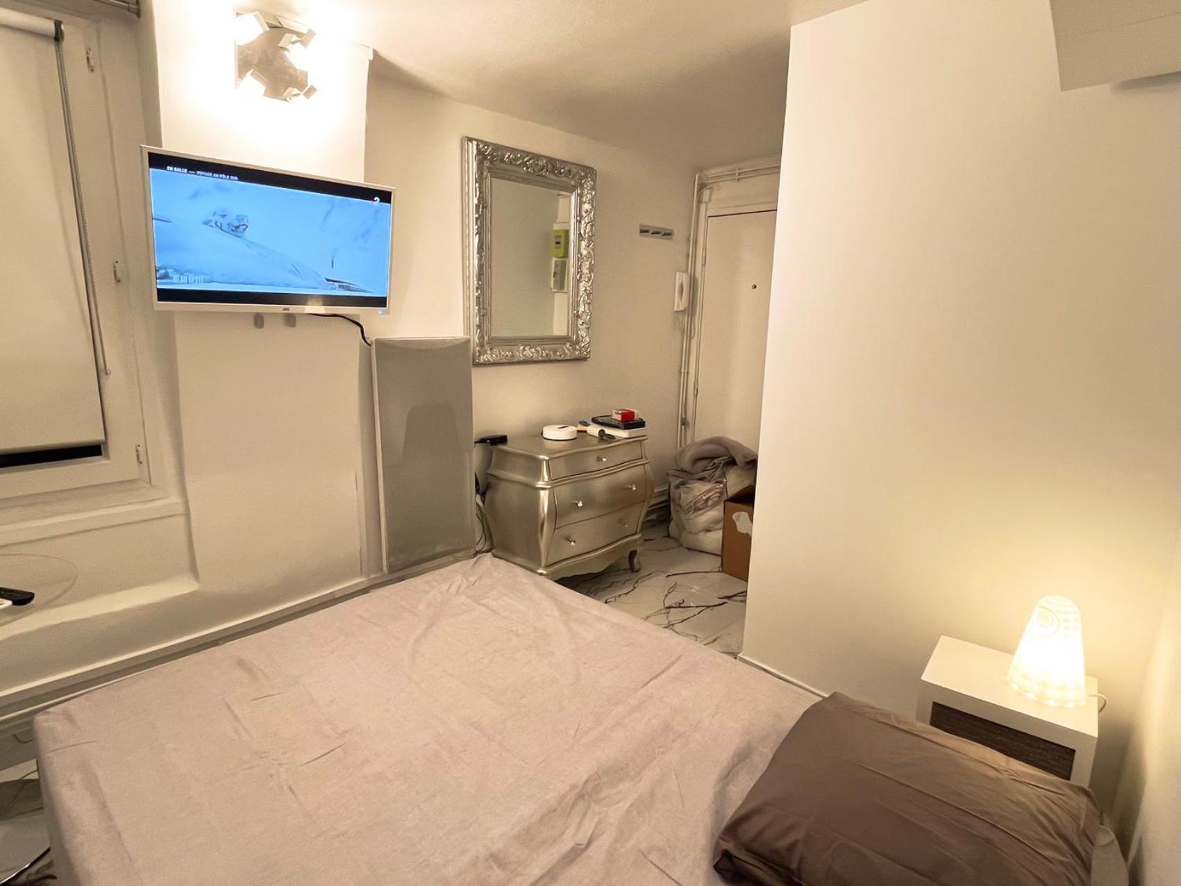 Apartment Studio Moderne Haussemann Paris