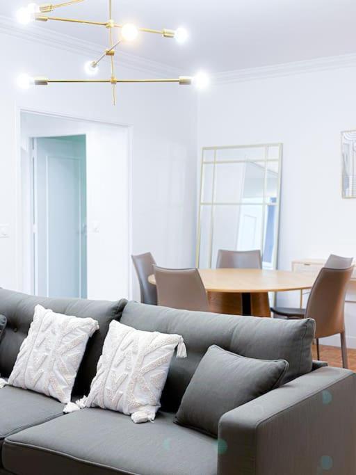 6pers-balcony-paris 12-hopital Trousseau Paris