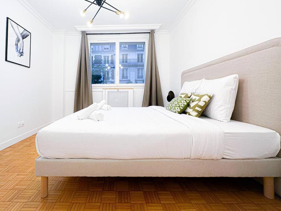 6pers-balcony-paris 12-hopital Trousseau