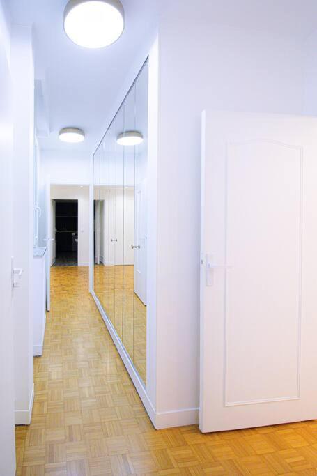 Apartment 6pers-balcony-paris 12-hopital Trousseau Paris