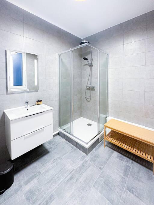 6pers-balcony-paris 12-hopital Trousseau Apartment *