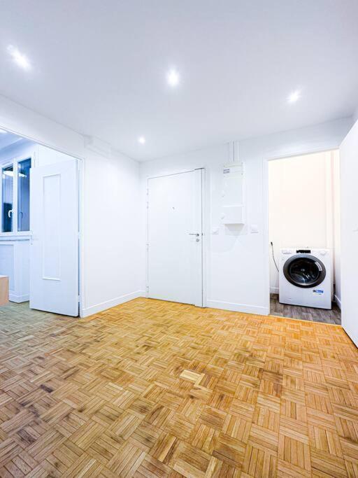 6pers-balcony-paris 12-hopital Trousseau * Paris