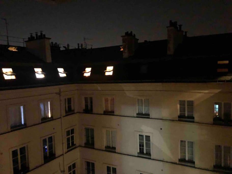Charming Parisian Under The Rooftops * Paris