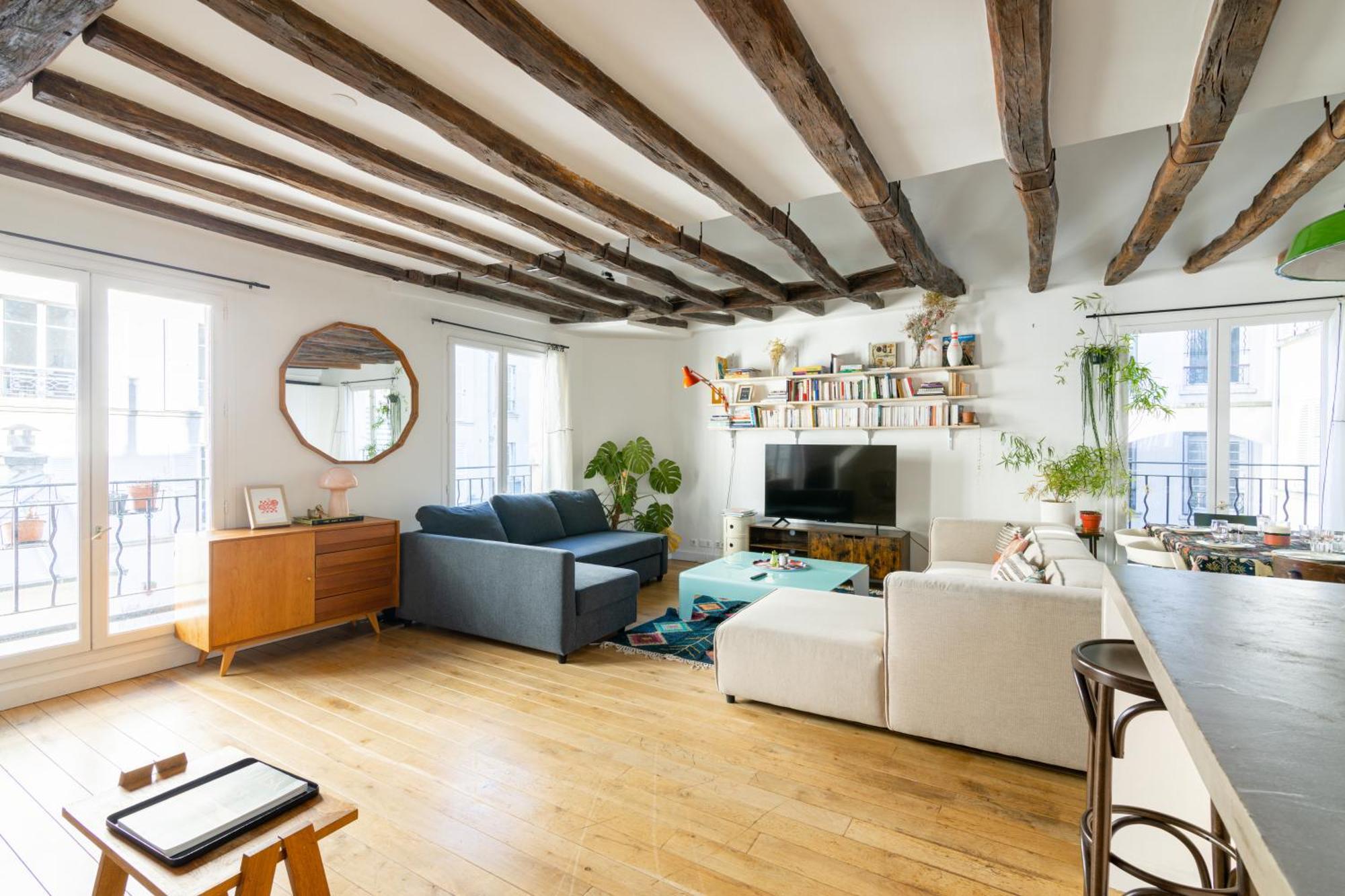 Luxurious 2 Bedroom Canal Saint Martin Saint Lazare Apartment *