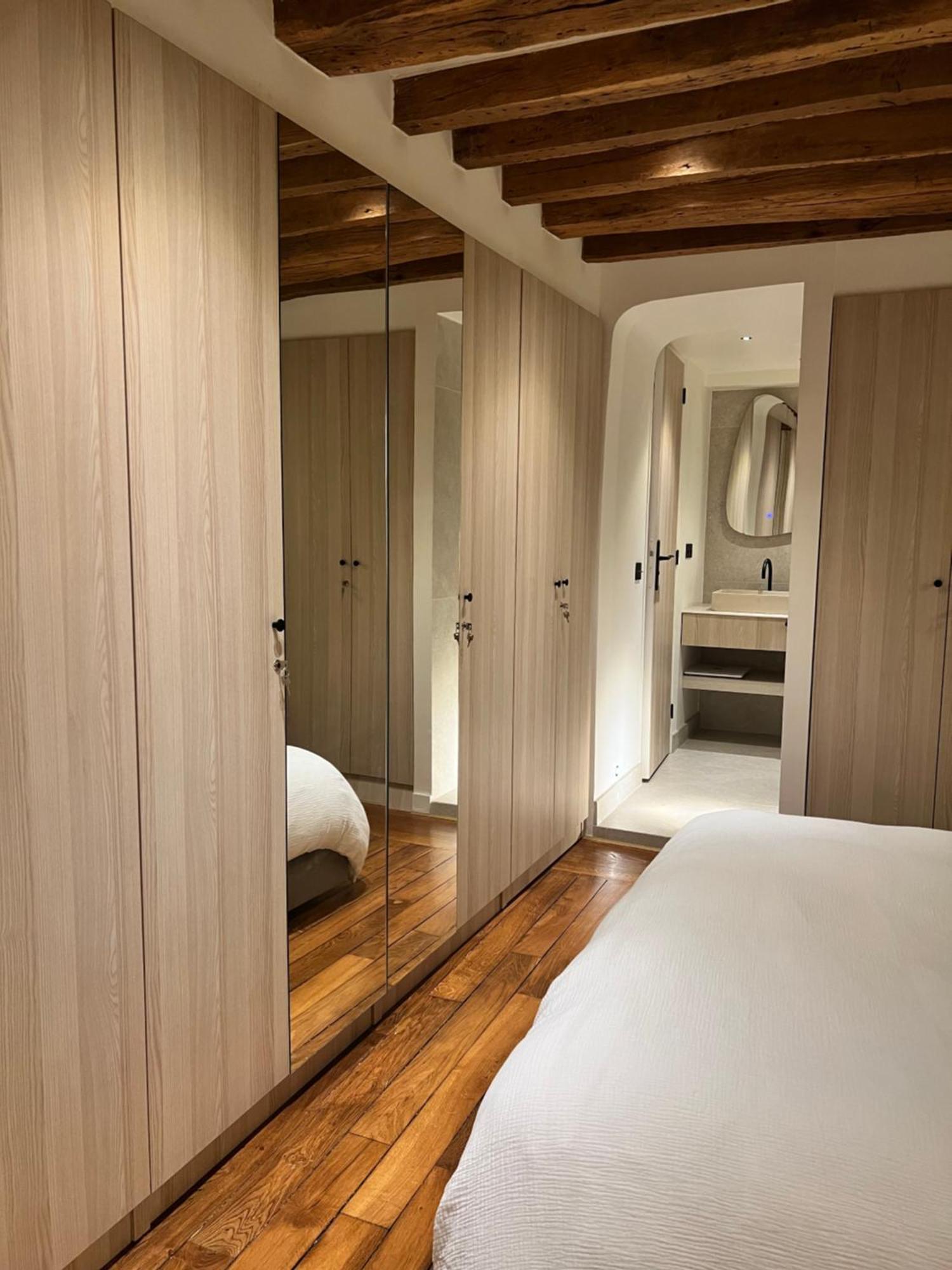 Luxe Louvre Apartment Paris