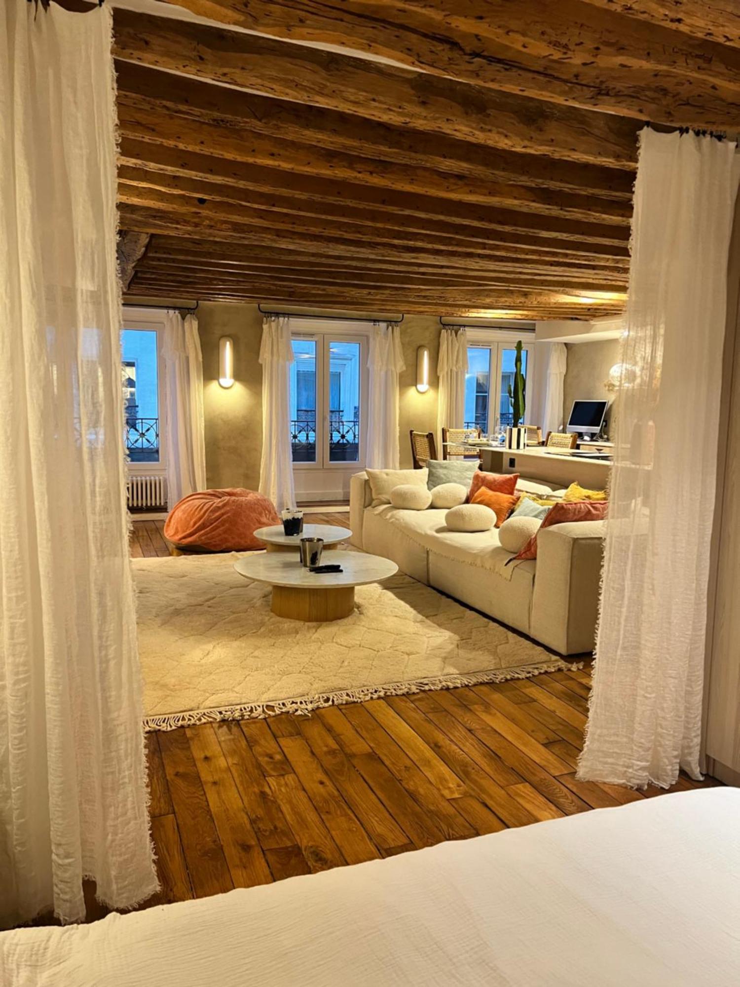 Luxe Louvre Apartment Paris
