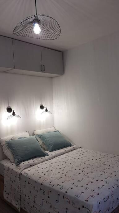Cosy, Quartier Canal Saint-martin Apartment