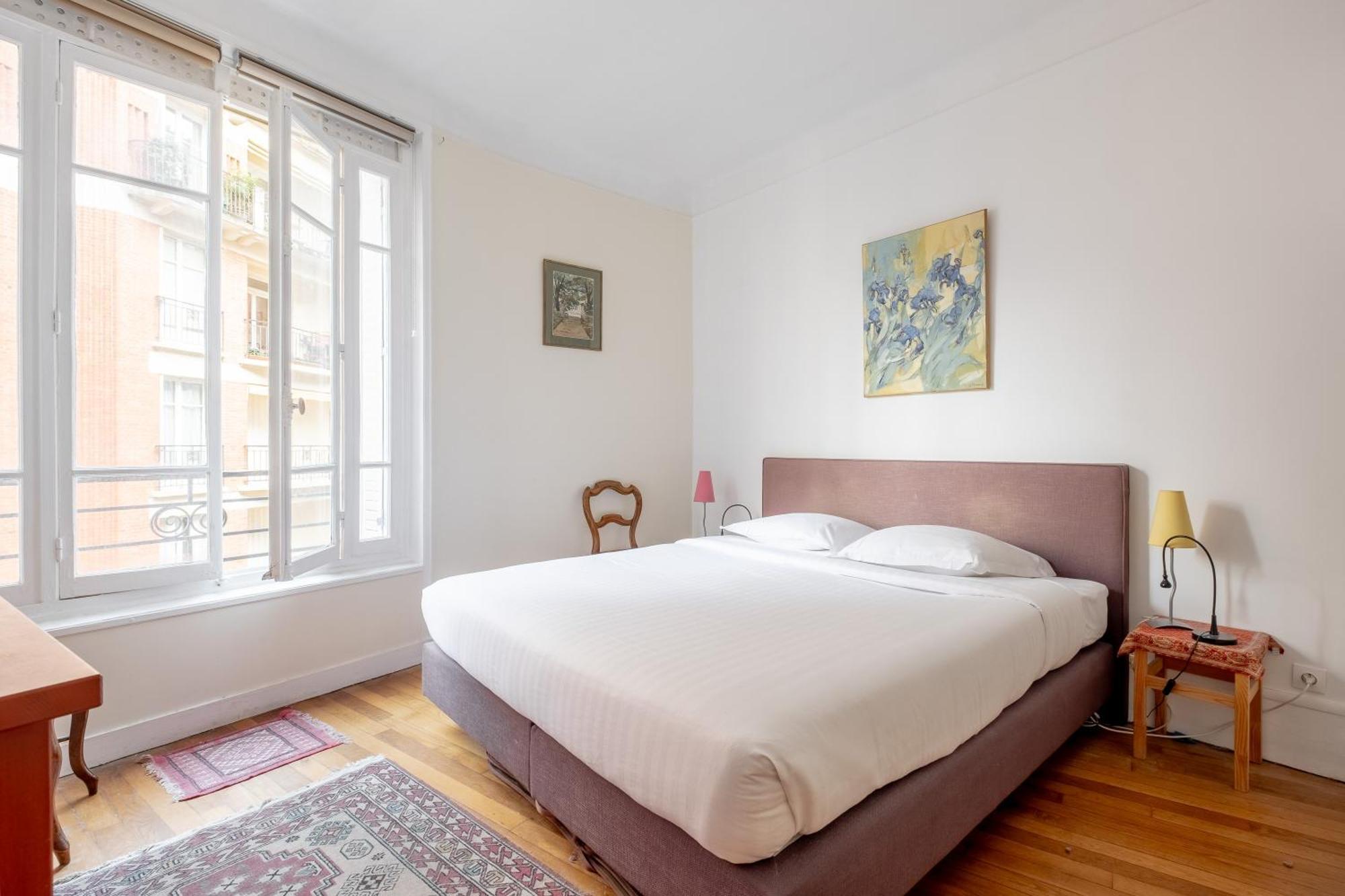 Apartment Veeve - Flowers From *