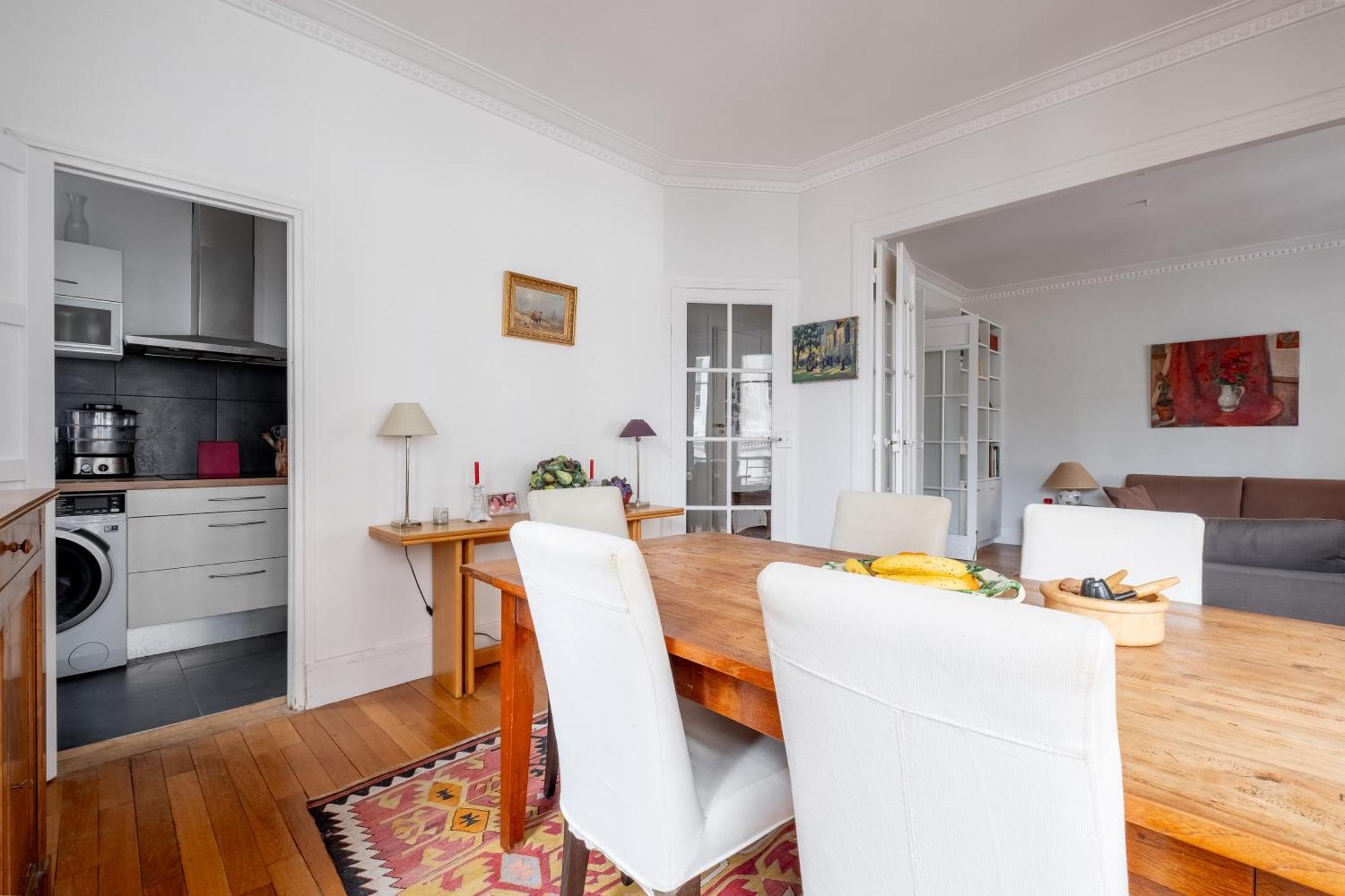 Apartment Veeve - Flowers From