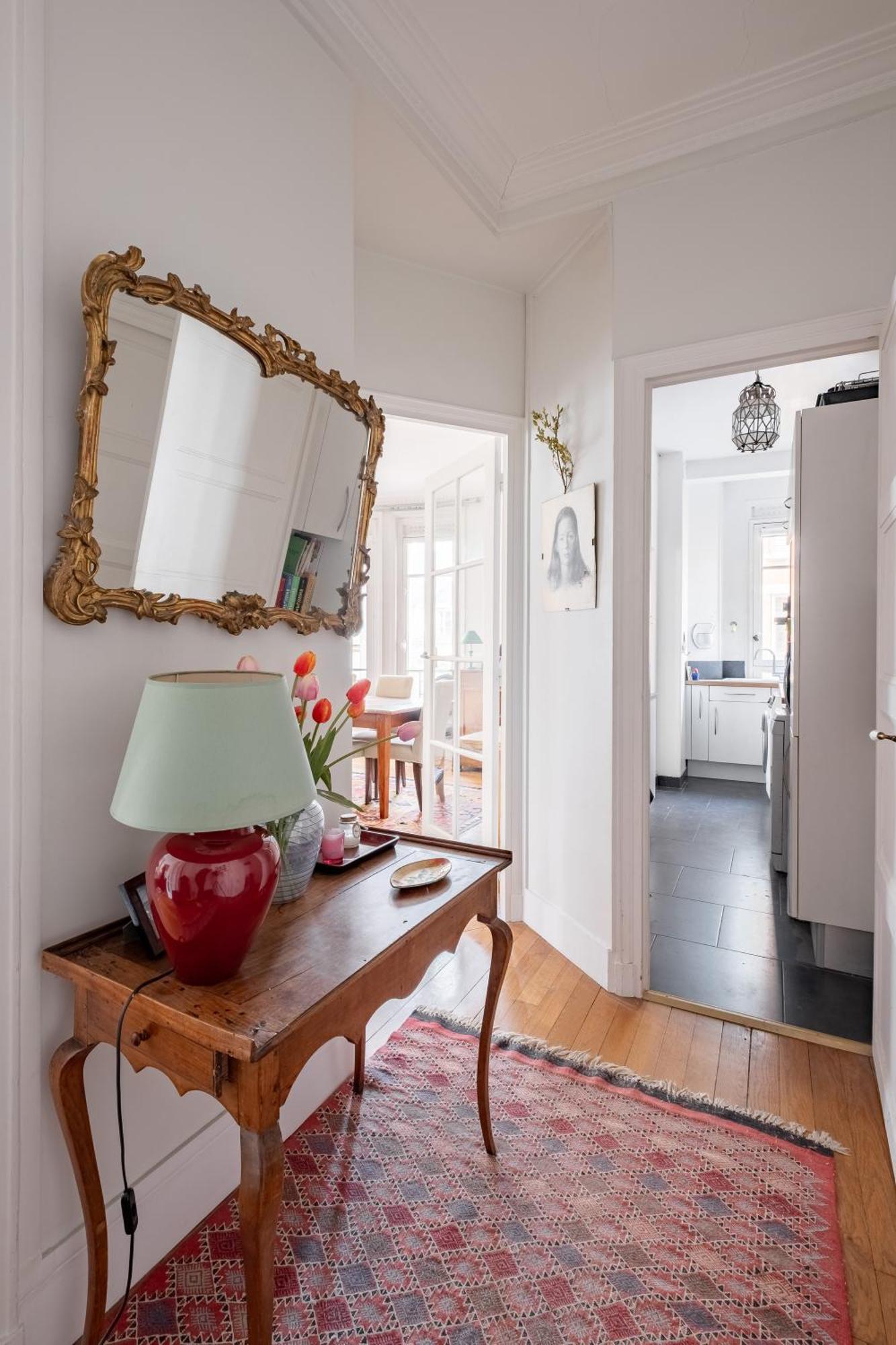 Apartment Veeve - Flowers From