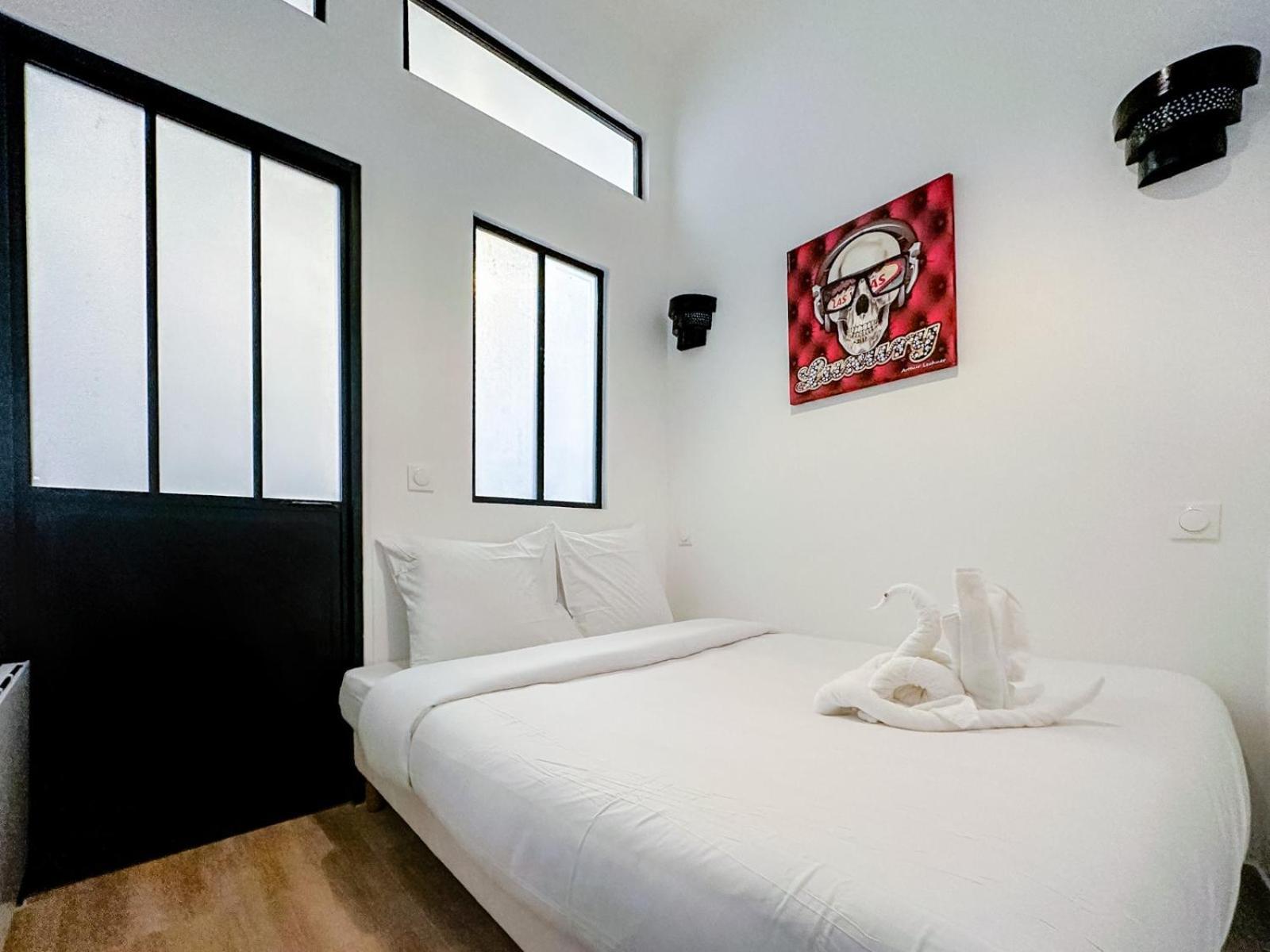 Marais - Canal St Martin 20m2 Apartment