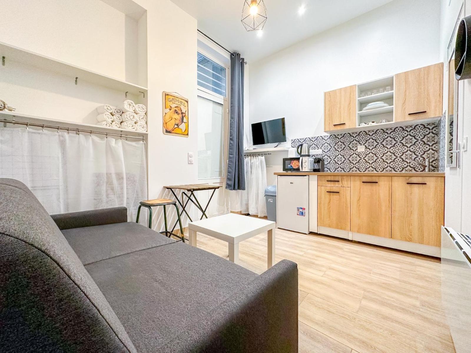 Marais - Canal St Martin 20m2 Apartment Paris