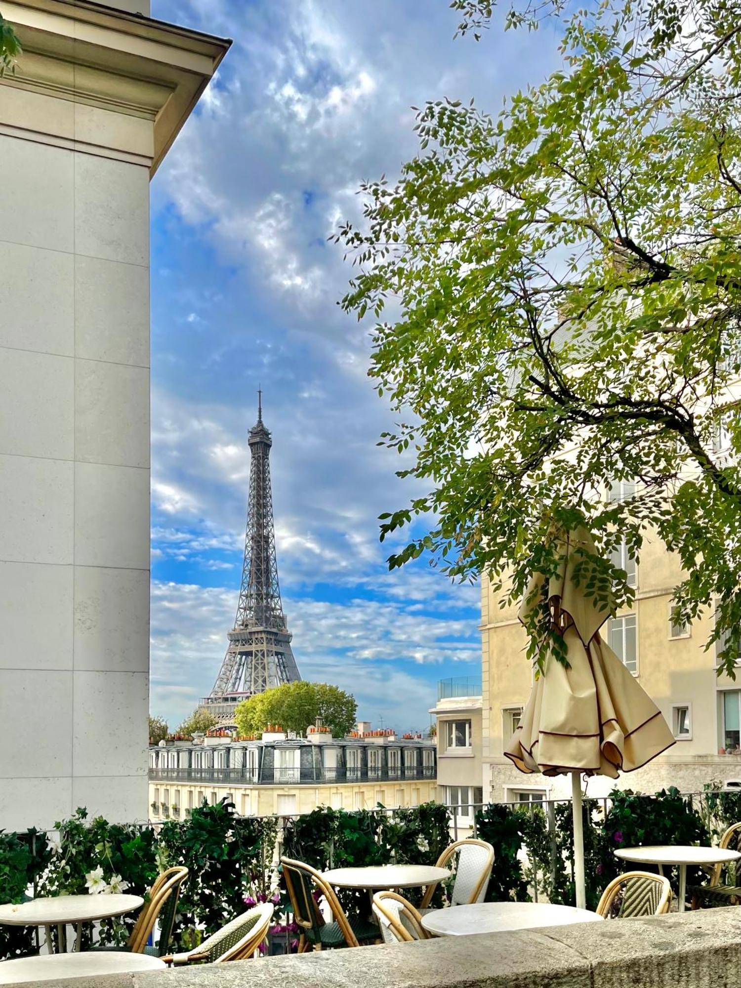 Avenue Montaigne Bienvenue * Paris